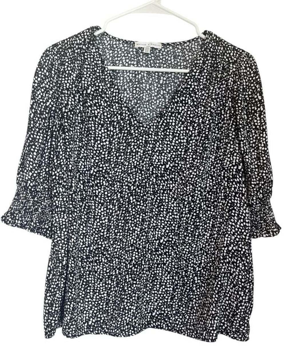 Maison d'Amelie Black and White Spotted V-Neck Blouse